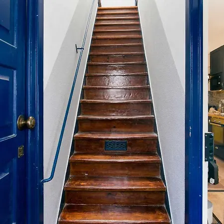 Daire Terraco- C Congressos St Amaro Lisboa