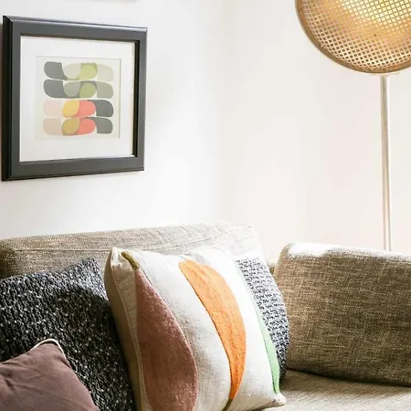 Daire Terraco- C Congressos St Amaro Lisboa